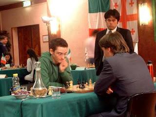 Ronde 6 - Alexander Morozevich (2762) 0-1 Fabiano Caruana (2727) sous les yeux de Nakamura © site officiel 