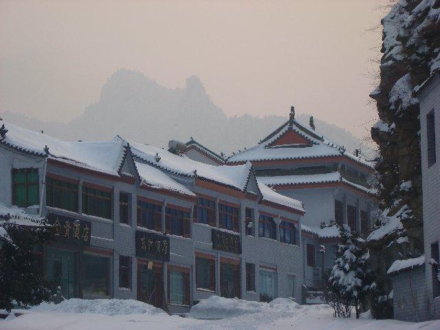 Wudangshan, berceau du Kung-Fu 3/4 武当山,武术之出生地 Image Hosted by ImageShack.us