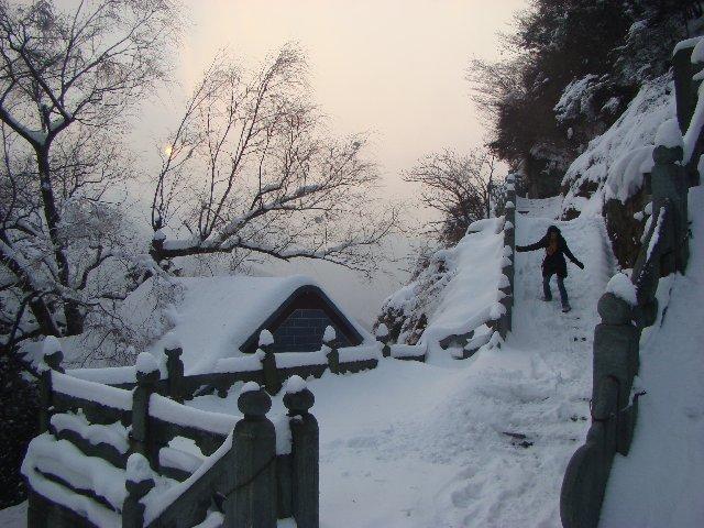 Wudangshan, berceau du Kung-Fu 3/4 武当山,武术之出生地 Image Hosted by ImageShack.us