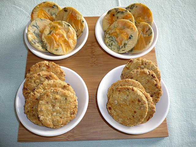 Biscuits apéritifs aux flocons d'avoine, à l'oignon et au bacon Biscuits apéritifs aux flocons d'avoine, à l'oignon et au bacon