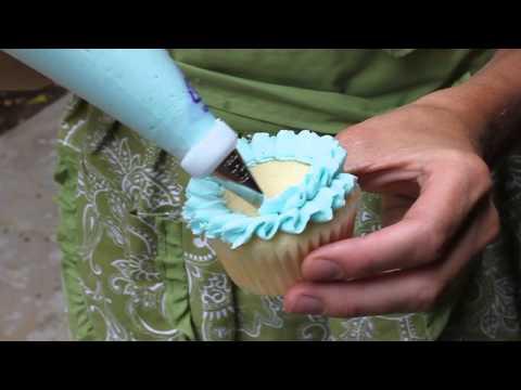 Tuto vidéo : Nouvelles décorations chantilly pour vos bijoux cupcakes Image de prévisualisation YouTube