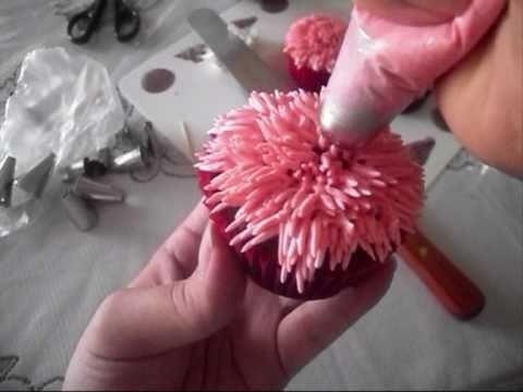 Tuto vidéo : Nouvelles décorations chantilly pour vos bijoux cupcakes Image de prévisualisation YouTube
