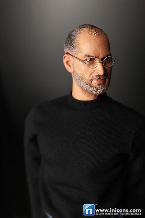 Vente d’une figurine de Steve Jobs : Apple menace l’entreprise de poursuites judiciaires