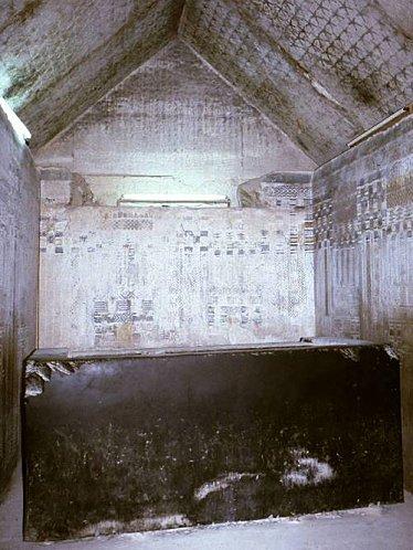 Pyramide-d-Ounas---Chambre-du-sarcophage--Photo-Kohn-Bodswo.jpg