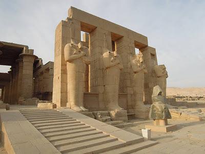 Ramesseum, le temple de Ramsès II Ramesseum, le temple de Ramsès II