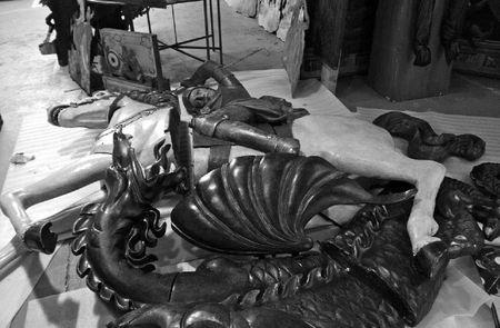 Dans les réserves du Musée du Merveilleux artfor6109