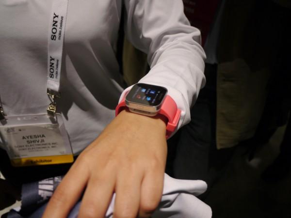 P1040782 600x450 Sony Smart Watch