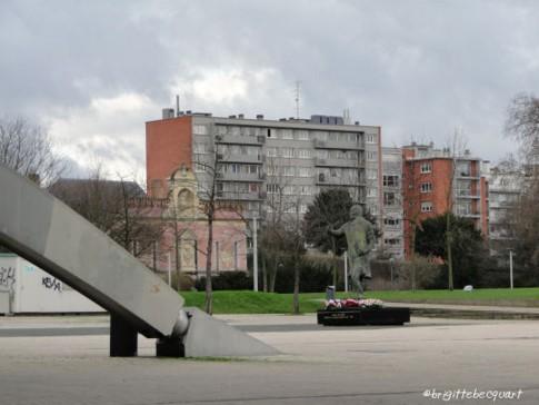 Une visite touristique de Lille: Euralille et le jardin des géants. Une visite touristique de Lille: Euralille et le jardin des géants.