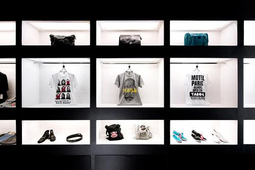 Architecture intérieure magasin unusual store - design Luigi Valente Une déco de magasin très graphique