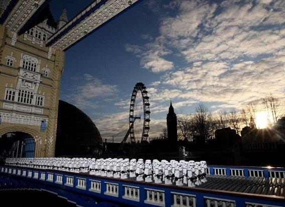 lego star wars invasion londres gnd geek Quand les Lego Star Wars envahissent Londres geekart geek gnd geekndev