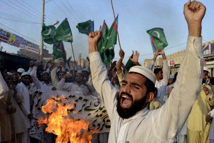 La situation politique s'envenime au Pakistan : Le pouvoir pro-étatsuniens aux aboies.