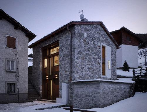 Une grange transformée en maison contemporaine - ES_casa-UP - Vue extérieure de la maison Une grange transformée en maison contemporaine