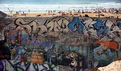Graffiti sur les blockhaus de la côte atlantique