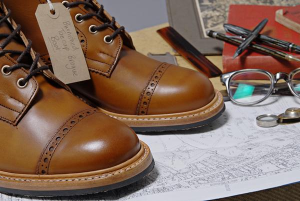 TRICKER’S FOR END HUNTING – BURNISHED TOE CAP BROGUE & BOOT