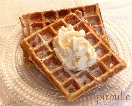 Gaufres de C. Felder à la chantilly et concours pour remporter l'article de votre choix chez ATTITUDES NEWS P1110139