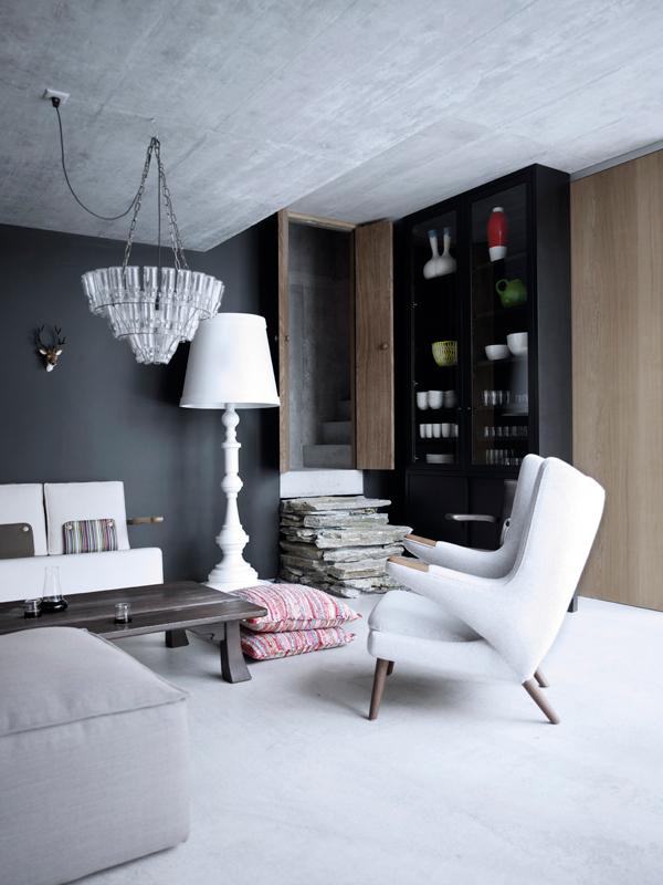 decocrush_visite_deco_cabane_chalet_design_ecologique_suisse3 { Visite Déco } Un chalet troglodyte design et écologique