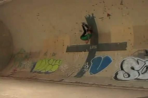 Le move du jour #14 : Backflip on a skateboard by Chris Ratface Jatoft  !