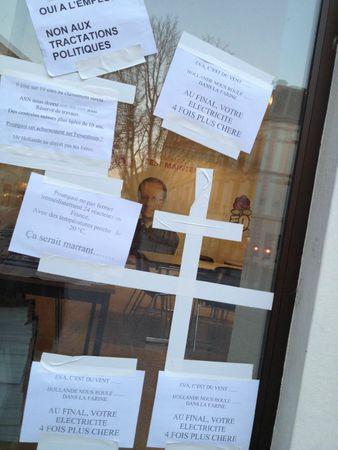 Mulhouse des salariés de Fessenheim manifestent devant le siège du PS68 IMG_4692