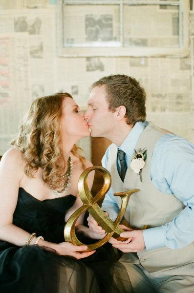 photo-couple-lettre-monogramme Dernieres tendances pour votre deco de mariage