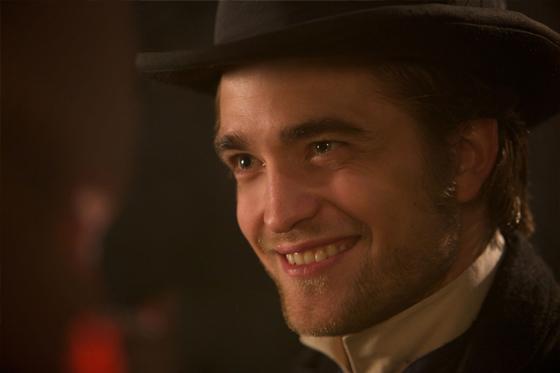 Bel Ami, film avec Robert Pattinson sexy séducteur