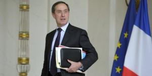Claude Guéant, ministre de l'intérieur. Homophobie et transphobie : le ministère de l’intérieur n’a pas tenu ses promesses.
