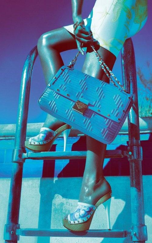 La campagne entière de Gisele pour Versace printemps/été 2012 !