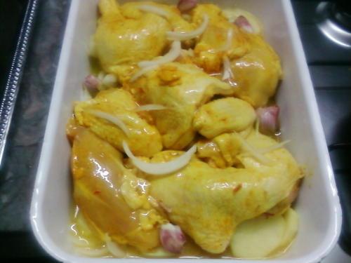 Poulet braisé au four aux pdt et oignons Poulet braisé au four aux pdt et oignons