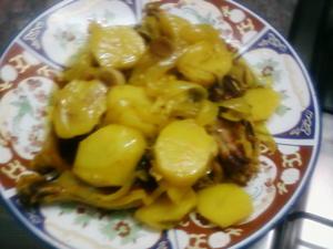 Poulet braisé au four aux pdt et oignons Poulet braisé au four aux pdt et oignons