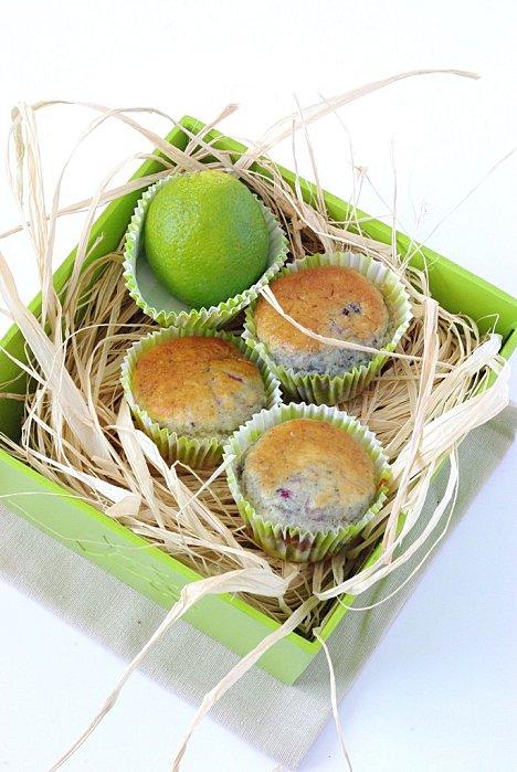 Muffins-au-citron-vert-et-framboises.JPG