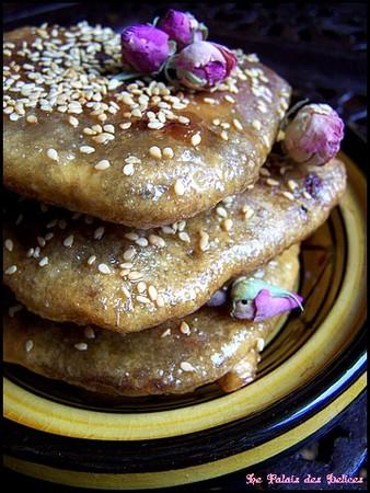 Rghaifs belouz ou Msemmens aux amandes et au miel ( Maroc ) Rghaifs_Belouz