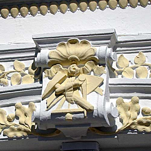 Un blason de maçon près de Fouras (17) Un blason de maçon près de Fouras (17)