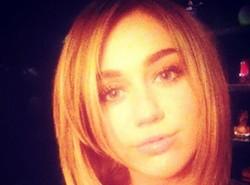 Miley Cyrus change de coupe de cheveux - Photo