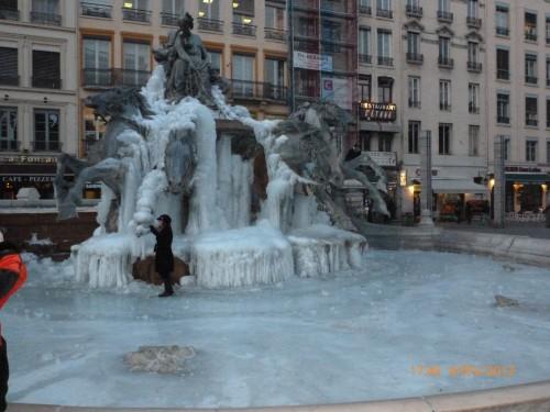 Statue de la place des Terreaux à Lyon JEUDI lyon 9 JANVIER 2012 002.jpg