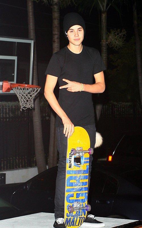 Justin Bieber : Le Roi du Skateboard !