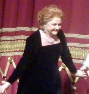 Gruberova triomphe dans Roberto Devereux Gruberova triomphe dans Roberto Devereux