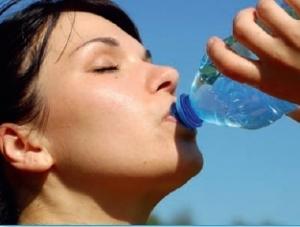 SURPOIDS: Faut-il boire de l’eau pour perdre du poids? – American Journal of Clinical Nutrition