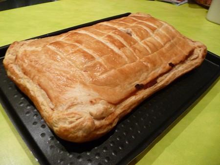 P1090612 FEUILLETE AUX DEUX POISSONS ET AU POIREAU