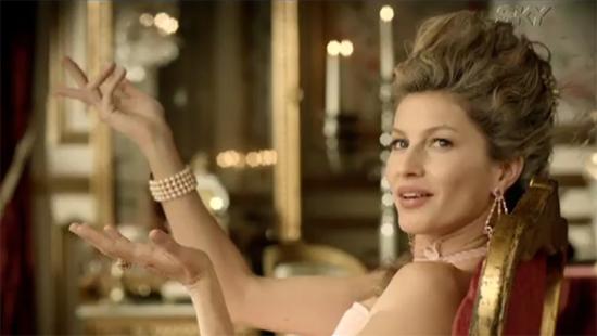 Gisèle Bündchen en Marie Antoinette, pub TV