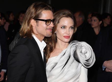 Brad_Pitt_Angelina_Jolie_attend_Paris_premiere_bjot9DmjXAjl.jpg
