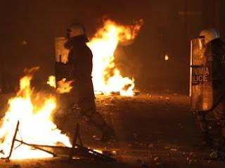 Émeutes à Athènes: provocation bien organisée par l'État et ses représentants au serivce des banques