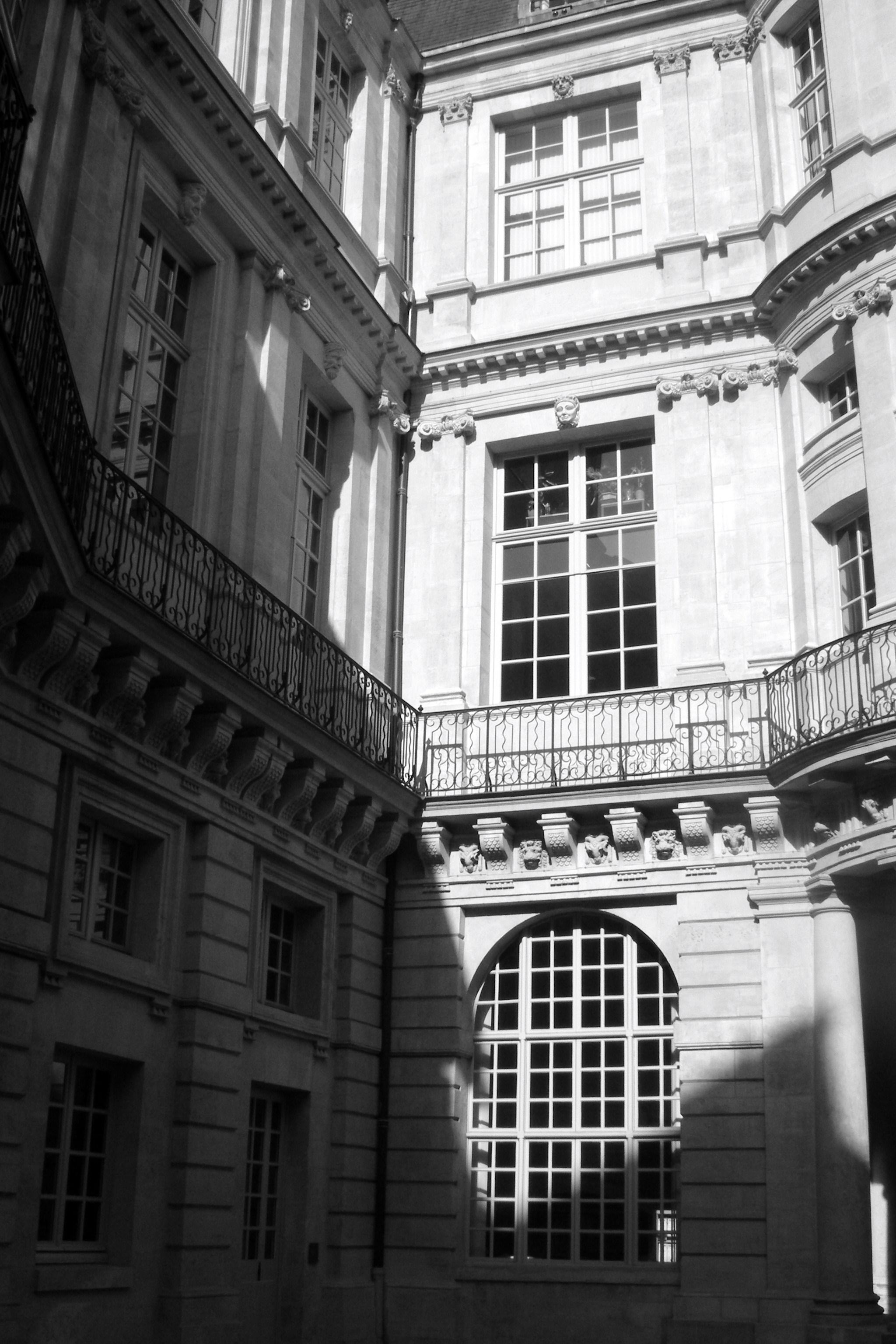 Somptueuse Cour de l’Hôtel de Beauvais
