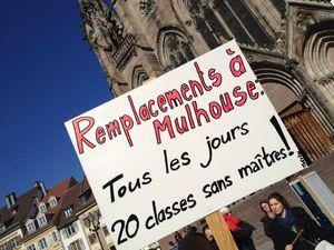 Les écoles de #Mulhouse dans la rue pour défendre les RASED contre #sarkocasuffit IMG_5066