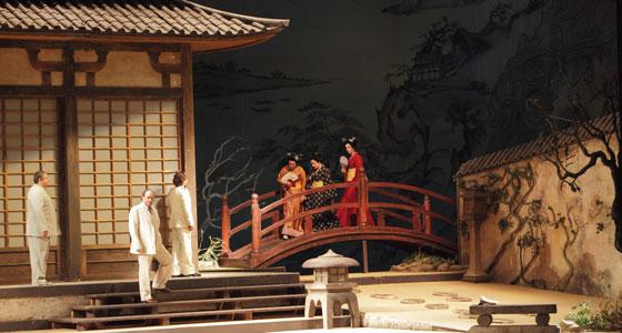 Madama Butterfly: Ensemble