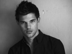 Nouvelles outtakes de Taylor Lautner (Total Film)