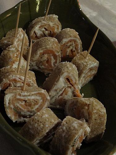 Roulés de crêpes à la ricotta et au saumon fumé DSC01582.JPG
