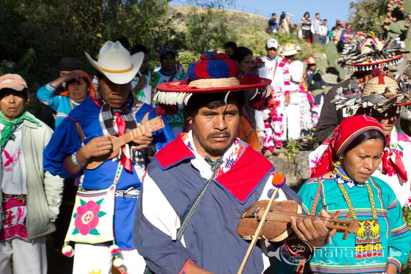 Huichol-wirrikuta-wixarika-demonstration-mexico _13_