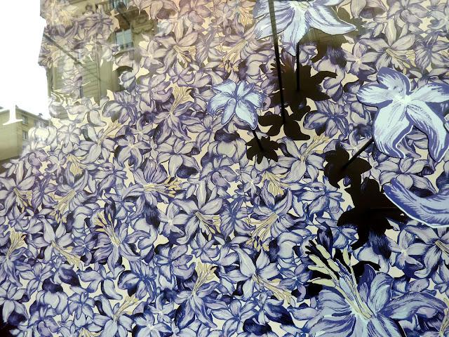 Quelques fleurs Parisiennes le bon marché paris