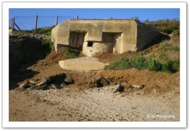 Le blockhaus de la plage de Badine archeo-hyeres-batterie-blokhaus