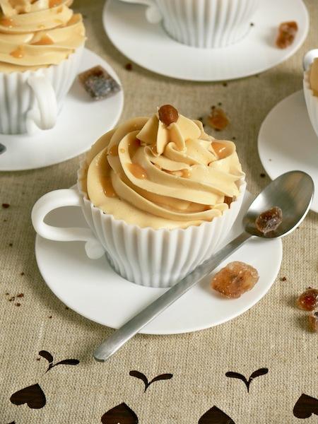 Mes Cupcakes Caramel Latte Macchiato ou mes Cupcakes Café/ Caramel et leur glaçage crème au beurre à la meringue suisse  au Sirop de La...