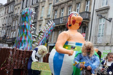 Reportage Photos - Le Carnaval de Bordeaux 2012 sous la pluie mais bien présent ! IMG_0489